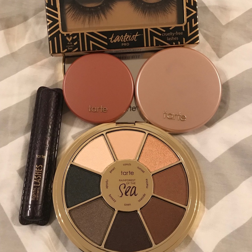 Various makeup - Picture 6 of 7